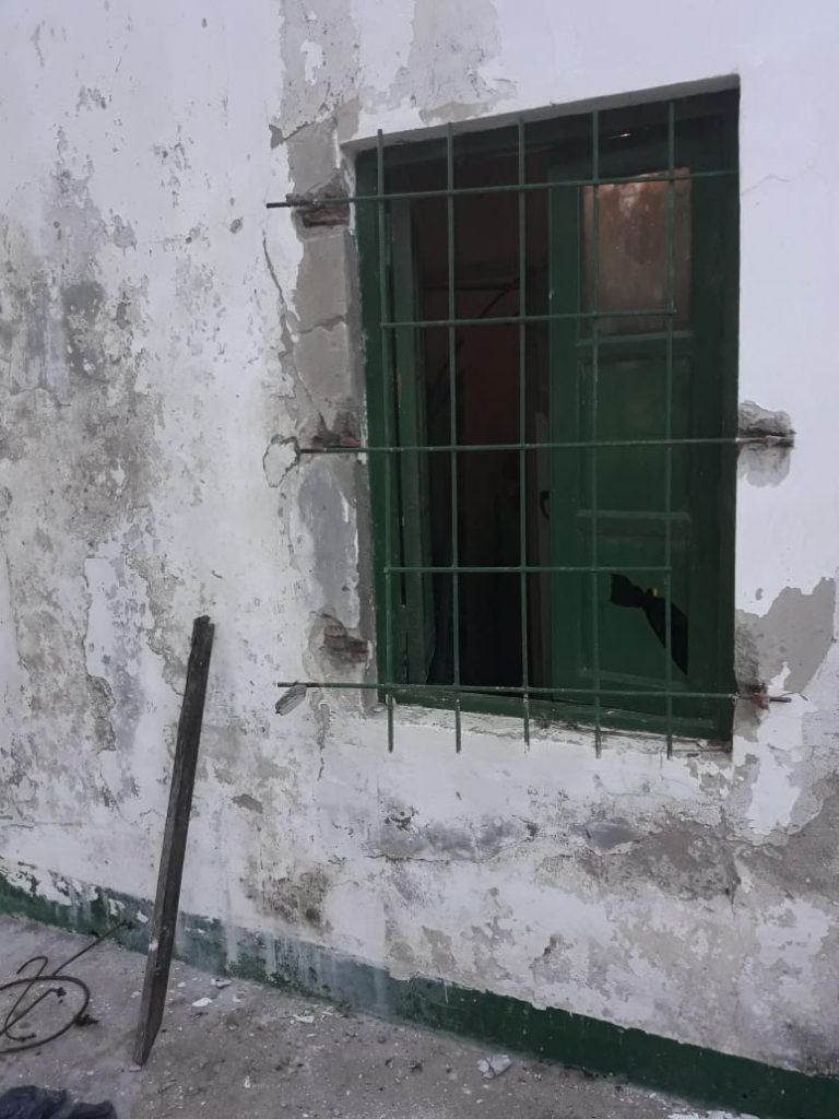 Robos y destrozos en el Cementerio La Piedad.