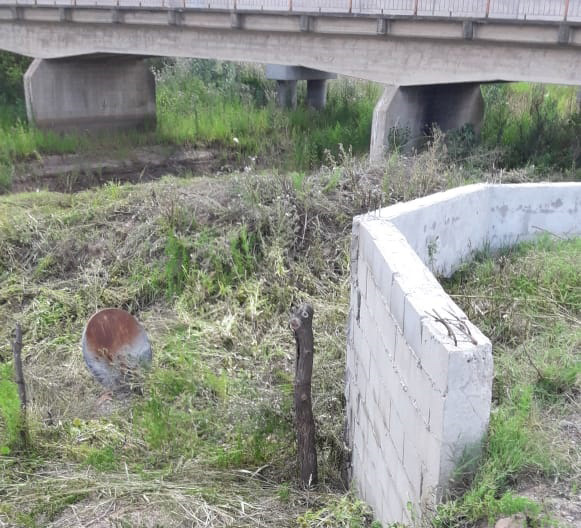 Limpieza de canales y esclusas al Norte de la ciudad.