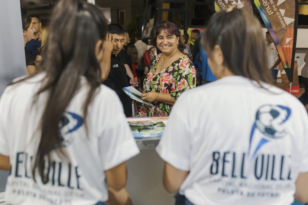 La Capital Nacional de la Pelota de Fútbol presente en el Festival de Peñas de Villa María.