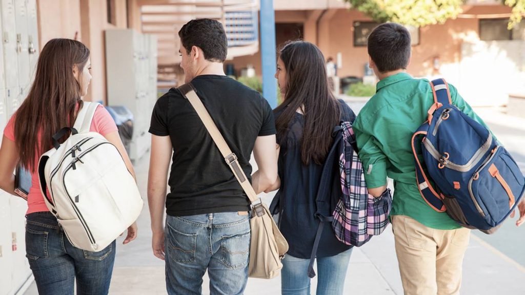 Entre todos podemos hacer del “último primer día de clases” un festejo sano.