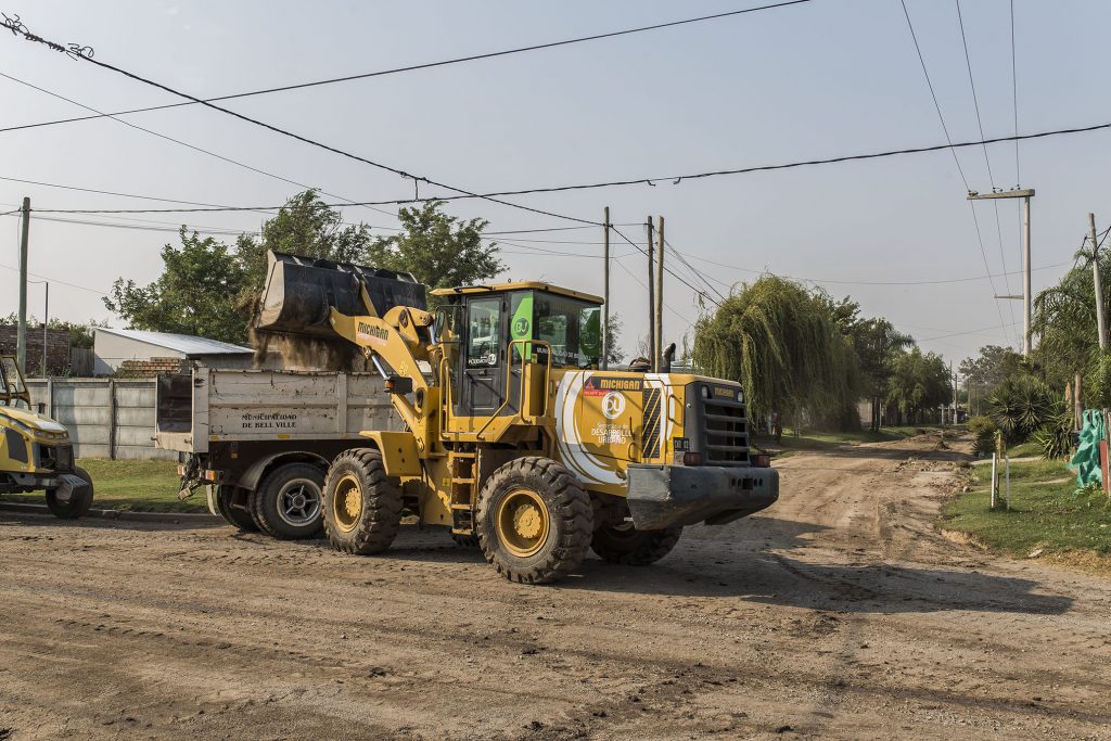 Reparaciones de calles de tierra.