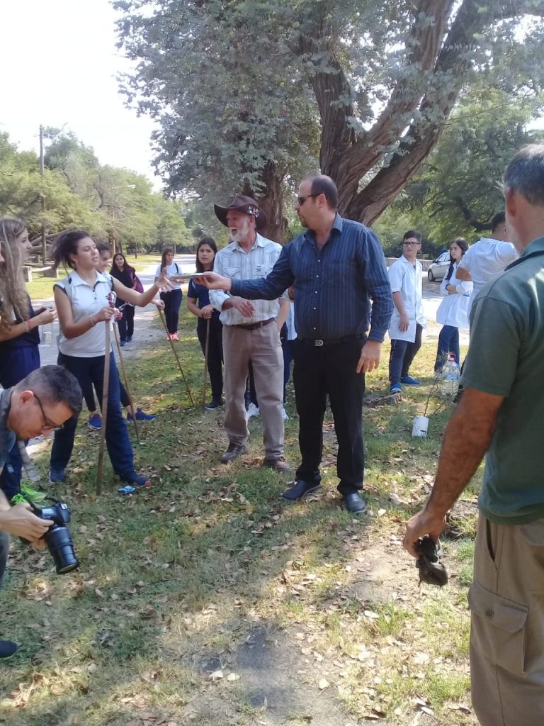 Alumnos de la Escuela Normal cumplieron con una visita al Parque Tau