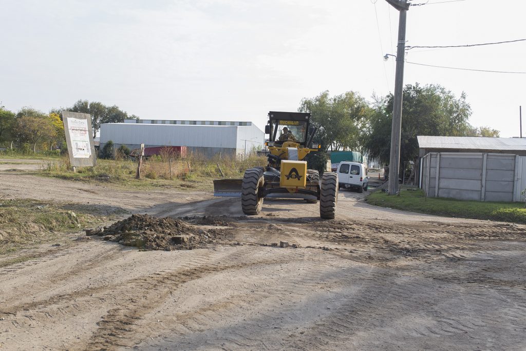 Trabajos en calles de tierra al Norte de la ciudad