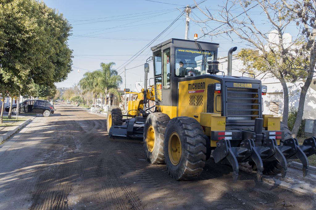 No se detiene la reparación de calles de tierra.