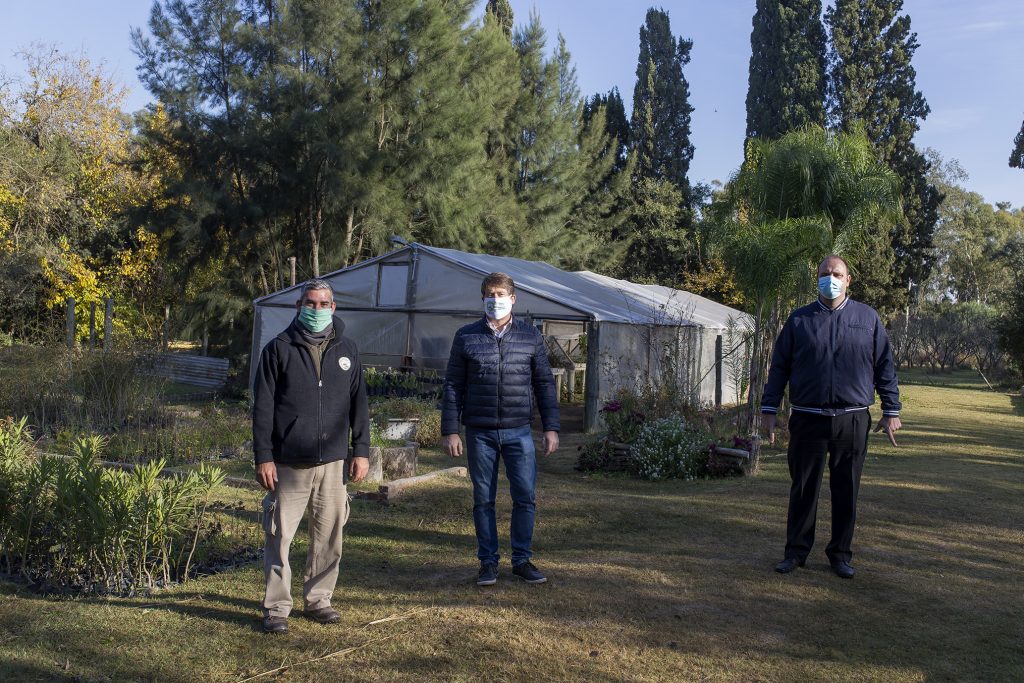 El intendente visitó el Vivero Municipal.