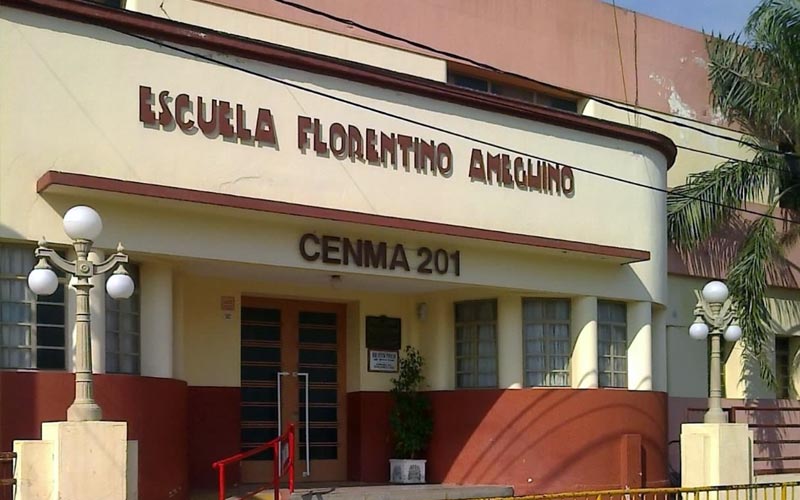 Los 82 años que celebra hoy la Escuela “Florentino Ameghino”.