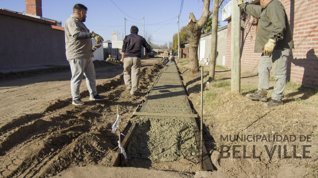 Avanza la obra de cordón cuneta en Pasaje Rojas.