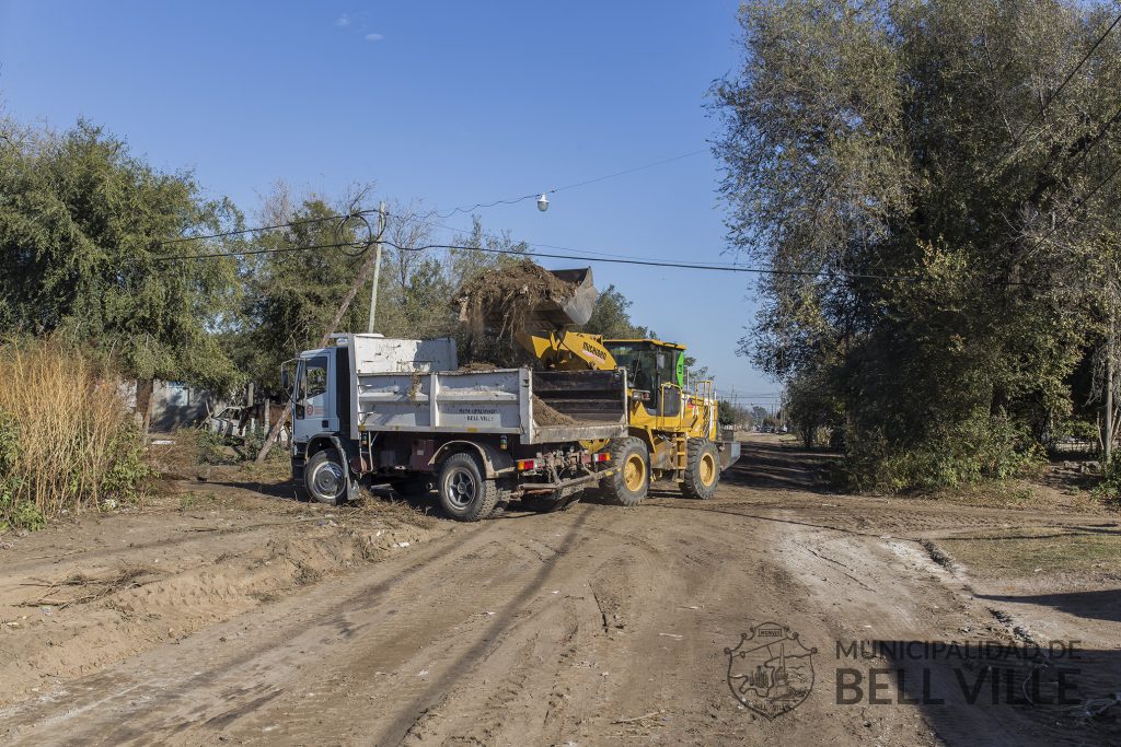 Reacondicionamiento de calles de tierra.