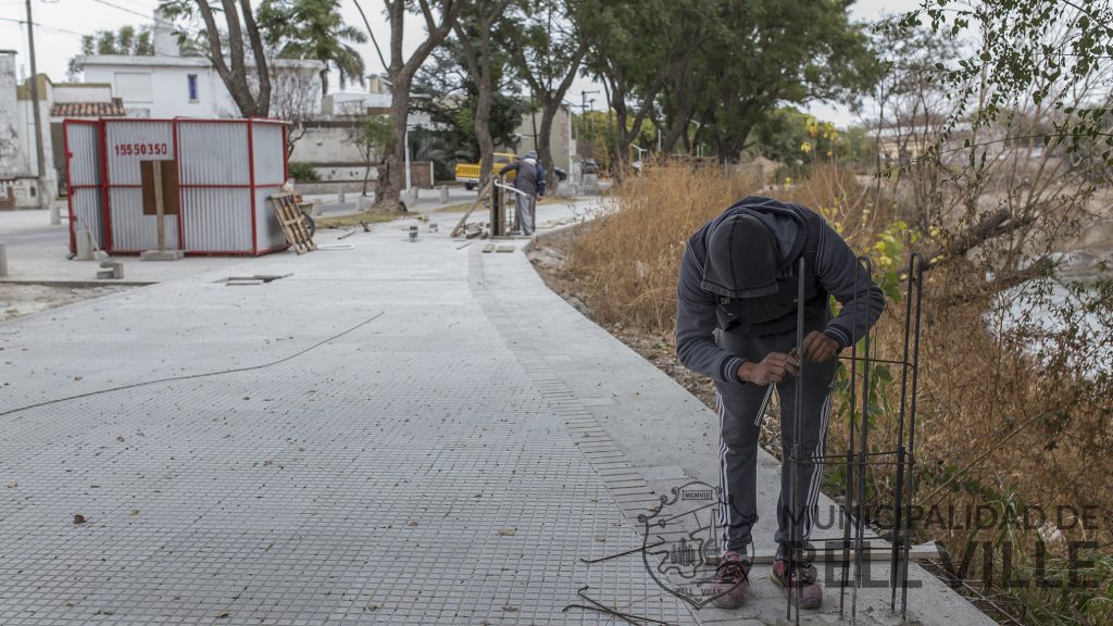 Sigue la tarea por etapas en el Paseo Tucumán.