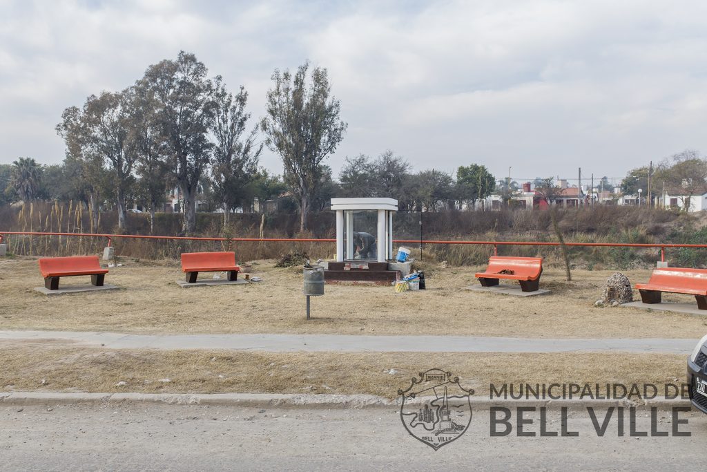 Restauración del templete a la Virgen de la Costanera.