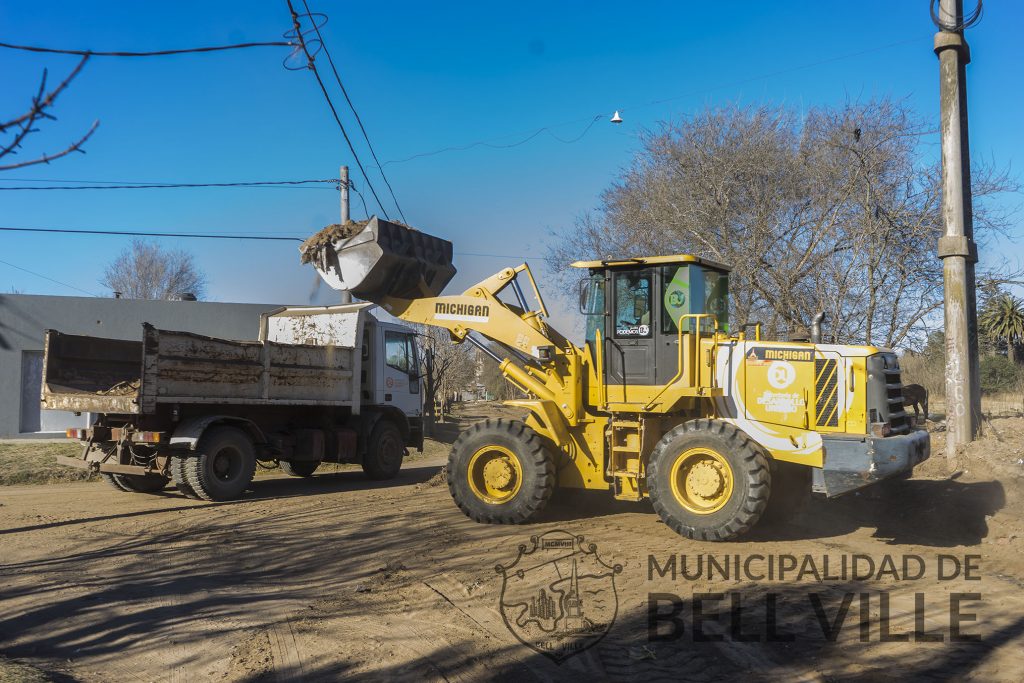 Arreglo de calles y limpieza de terrenos al Noroeste de la ciudad.