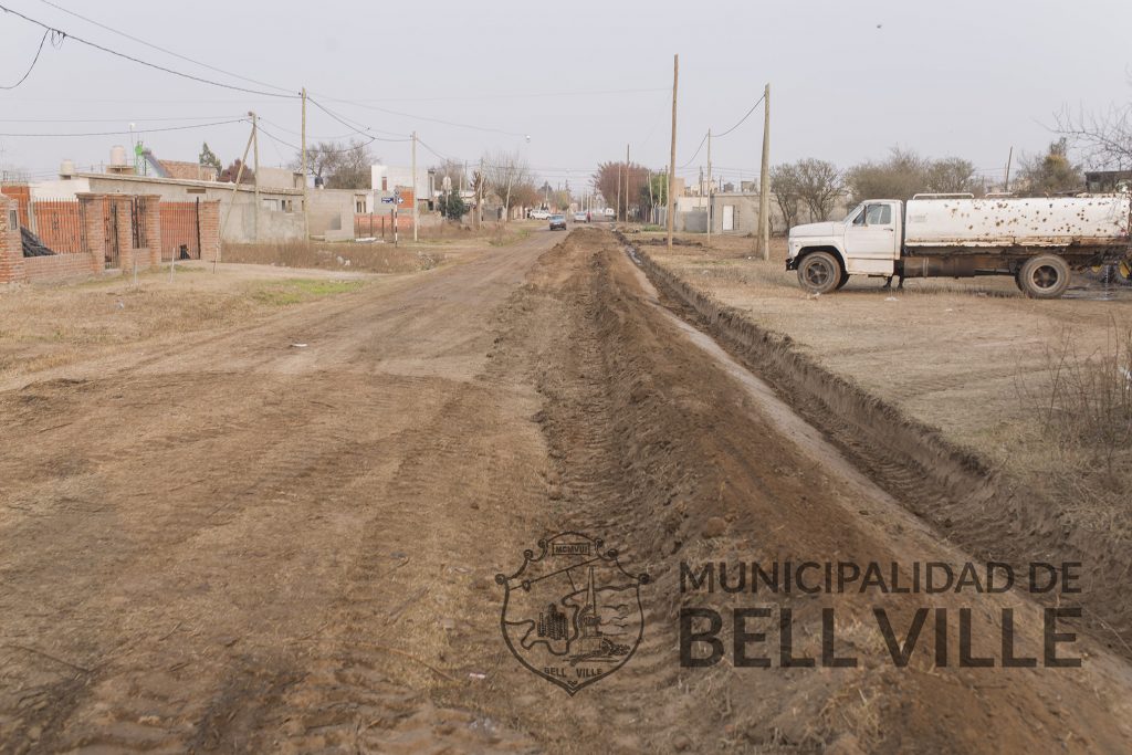 Canalizan desagüe de bulevar Maipú.