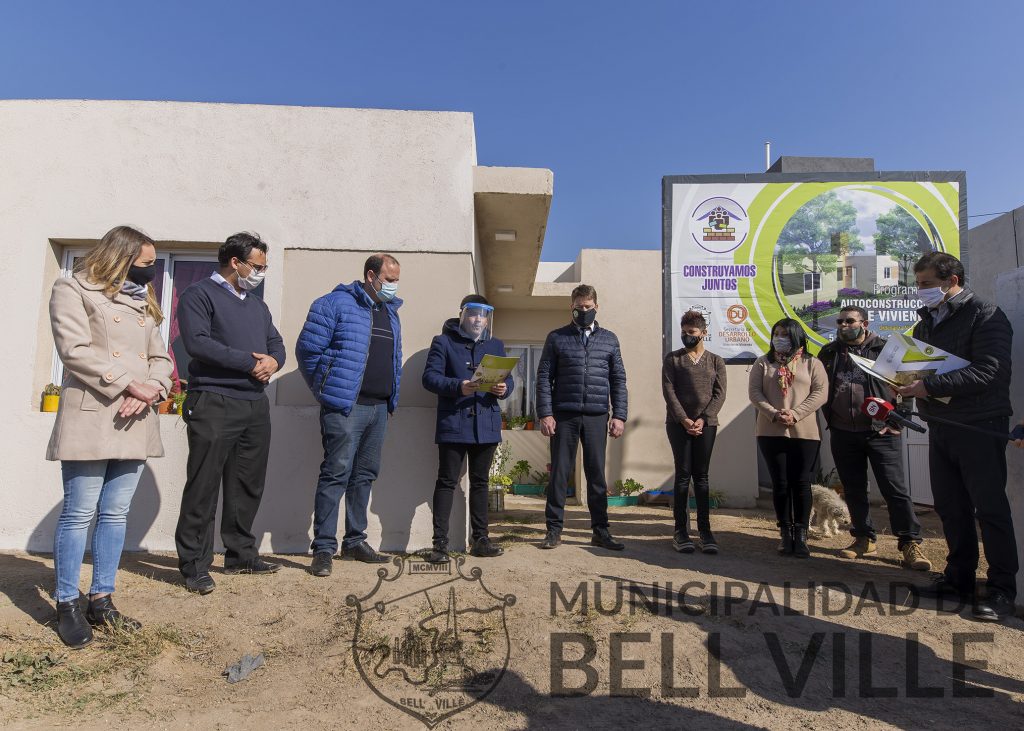 El intendente entregó dos nuevas viviendas sociales del programa municipal “Construyamos Juntos”