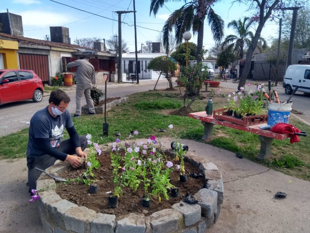 La Guardia Urbana municipal en plazoletas y rotondas