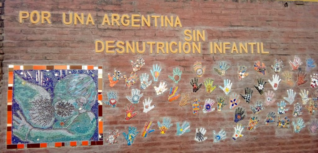 El jefe municipal participó en la colocación del mural de la Fundación Conín en la Guardería Vigil.