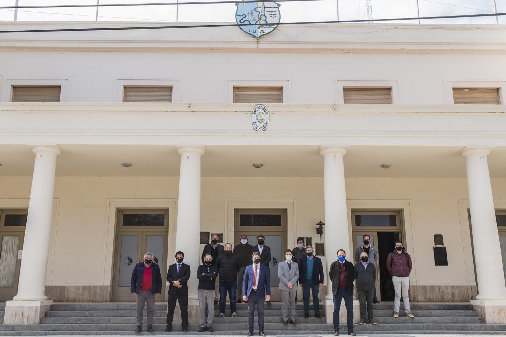 En la reunión con los empresarios, el intendente anunció gestiones en procura del puerto seco para la ciudad