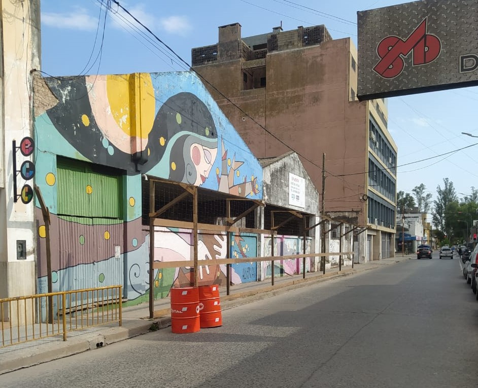 Un antiguo anhelo de los bellvillenses: Demolerán el derruido edificio de la ex Ford de calle San Martín.