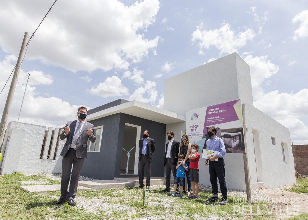 Hoy se entregó otra vivienda del programa Pro.Coo.Mu.Vi.