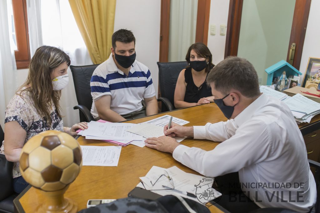 Se continúa con la escrituración de loteos municipales.