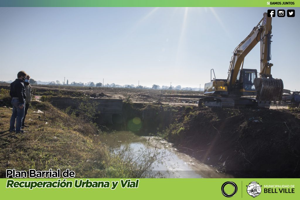 El intendente recorrió la intervención municipal en los canales maestros de desagües.