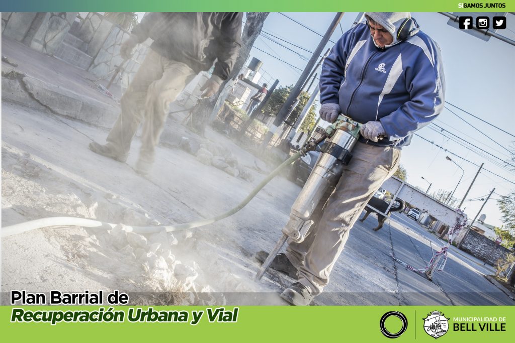Bacheos de calles de hormigón en la zona Sur.