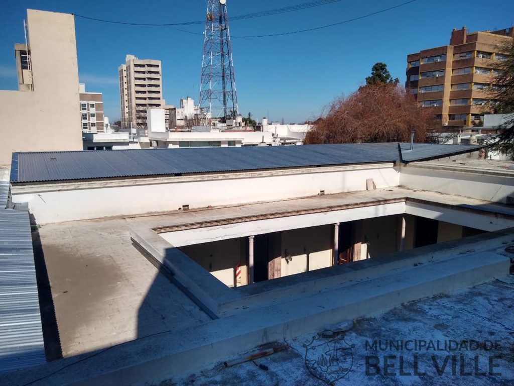 Prosigue la restauración edilicia en la Casa de la Cultura.