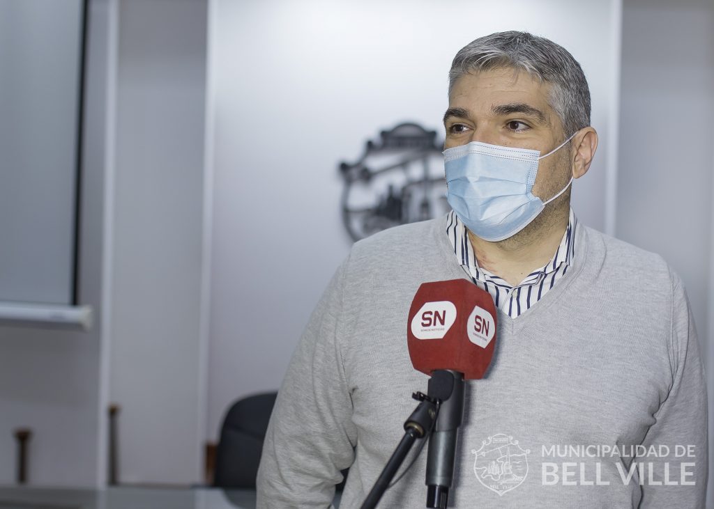 Se comienza a vacunar con primera dosis y sin turno previo a mayores de 50 años.