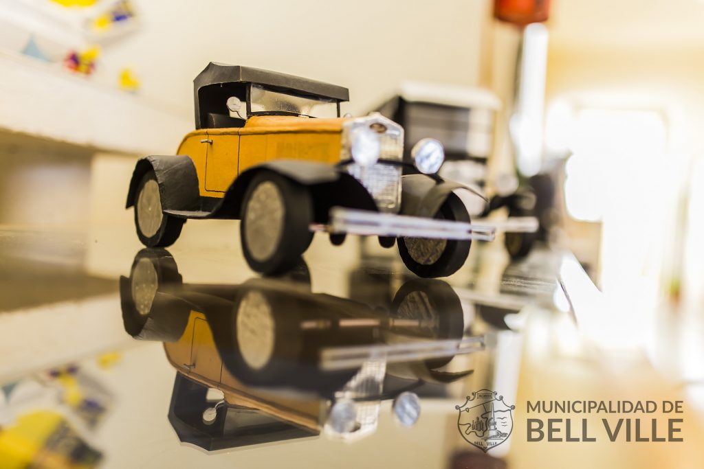 Interesante muestra de miniaturas en cartón en el Centro Cultural Municipal.