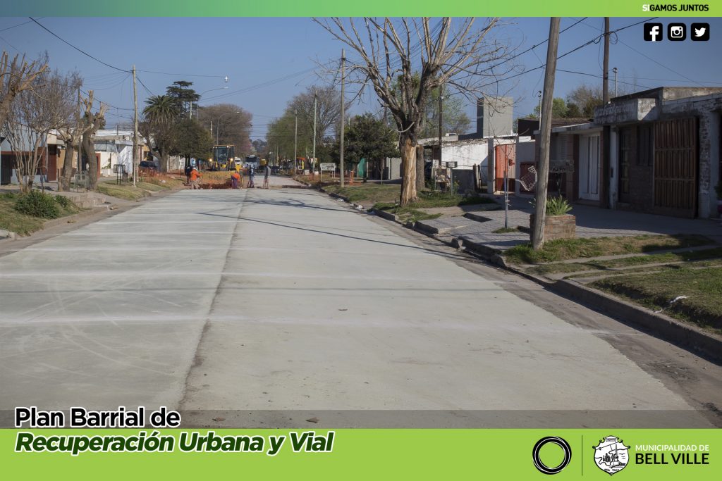 Está culminando el hormigonado de un tramo de bulevar Presidente Perón.