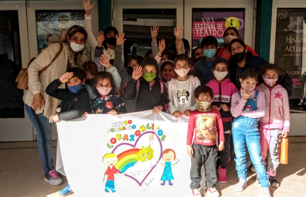 Los Núcleos Barriales festejaron el Día del Niño presenciando una excelente obra teatral