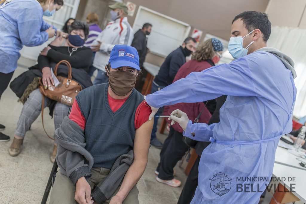 Hoy se sumaron 709 vecinos a la lista de vacunados contra el Covid 19 en nuestra ciudad.