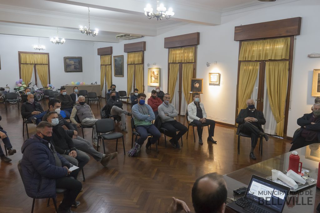 Desarrolladores inmobiliarios fueron informados sobre proyectos municipales para la ciudad.