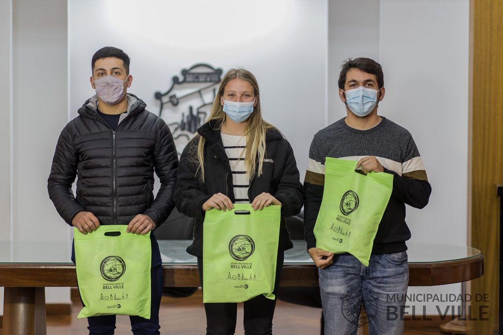 El municipio agasajó a deportistas locales de relevancia internacional.