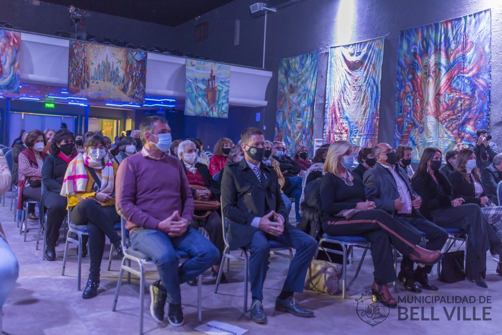 El intendente asistió a la inauguración del 1º Festival de Teatro del Interior Cordobés