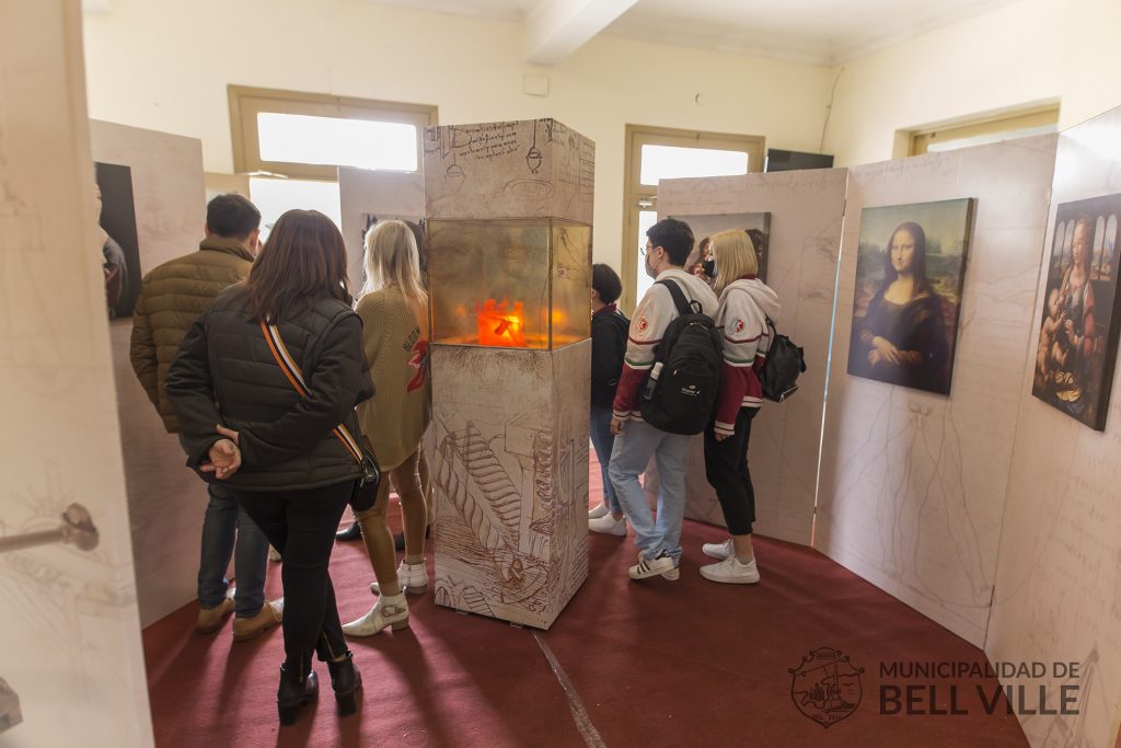 Quedó inaugurada la muestra “El ingenio italiano-Desde Leonardo da Vinci a Italia en el espacio”