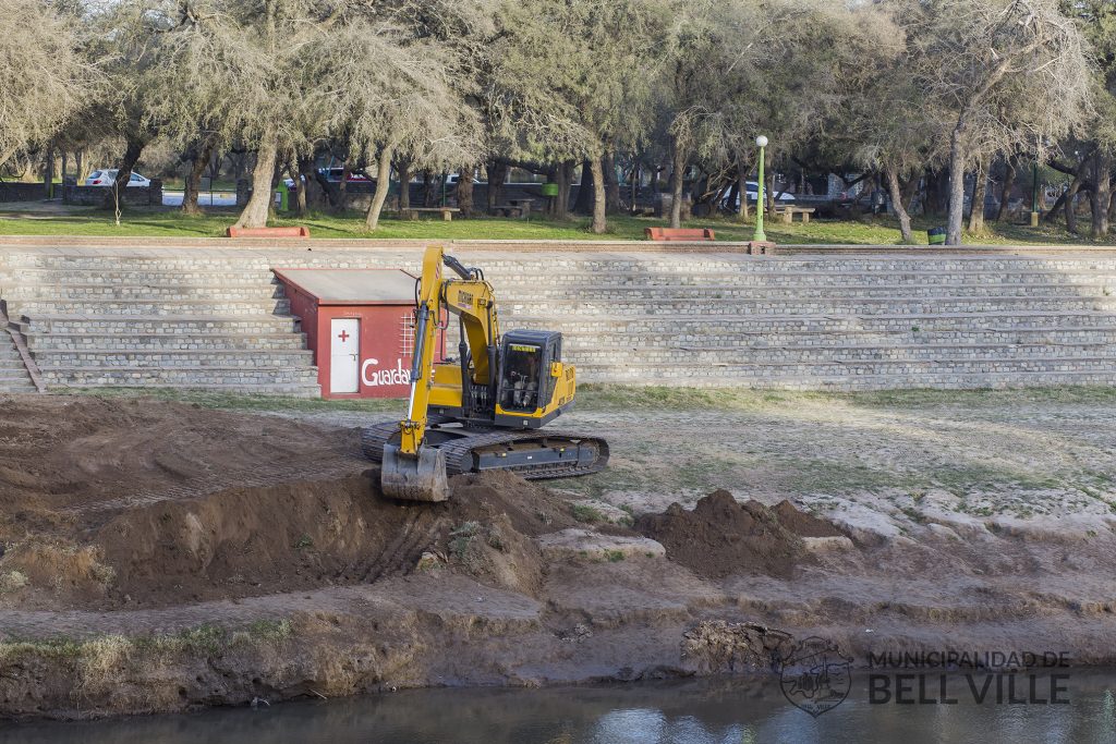 Se están reacondicionando los balnearios municipales del Parque Tau