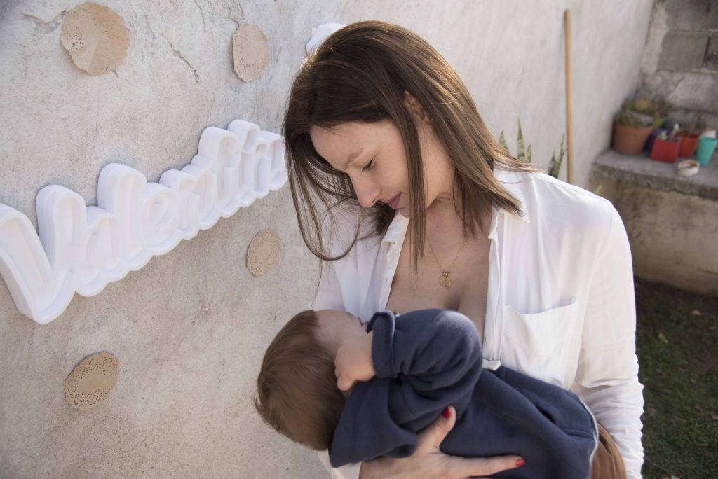 Adhesión de mamis bellvillenses a la Semana de la Lactancia Materna.