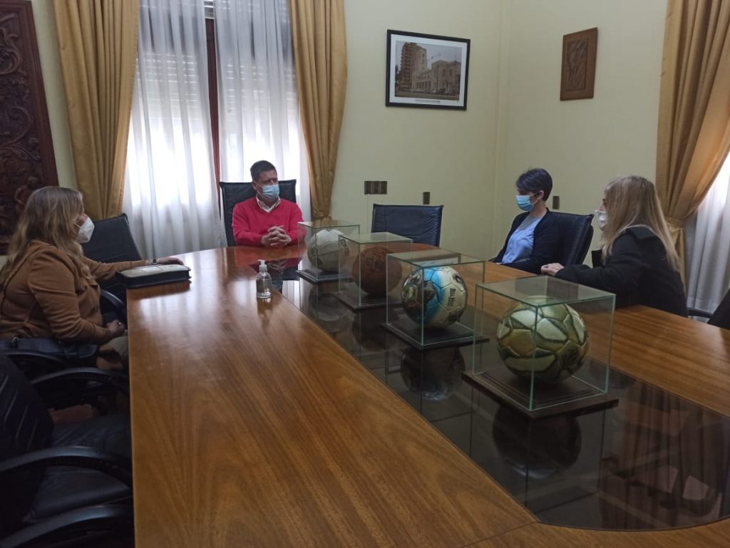 El intendente recibió a directivos del Profesorado Mariano Moreno por la continuidad del edificio propio