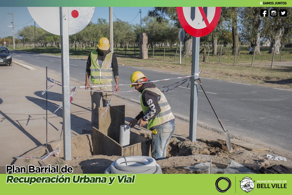 Continúa la construcción de bases para la iluminación del acceso Oeste de la ciudad