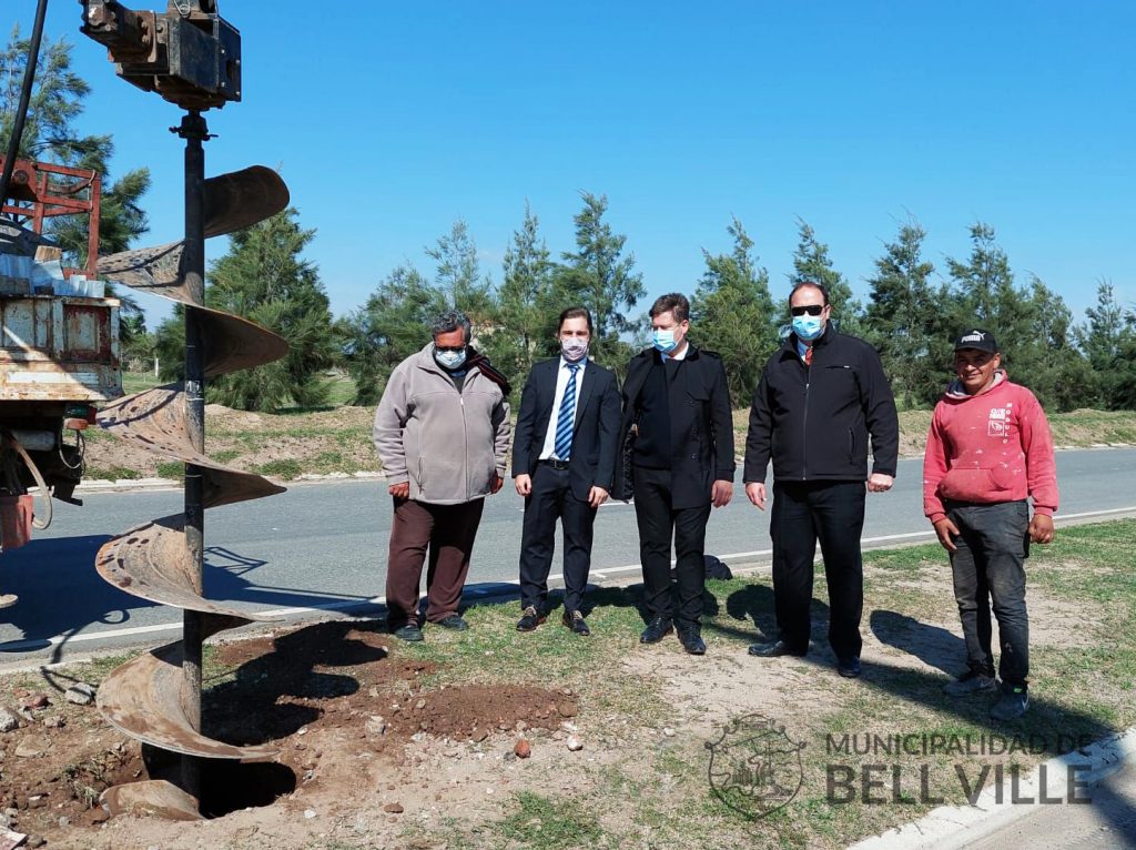 Comenzó la obra para dotar de alumbrado público el acceso Oeste a la ciudad