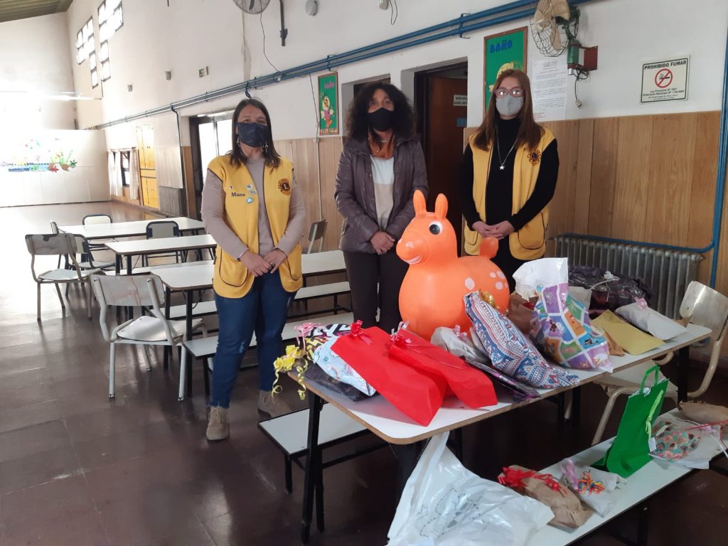 La Guardería Constancio C. Vigil entregó juguetes donados por el Club Leo Amistad.