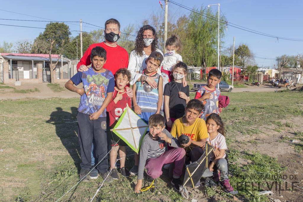 Más de un centenar de niños se congregaron en la barrileteada de los Núcleos Barriales