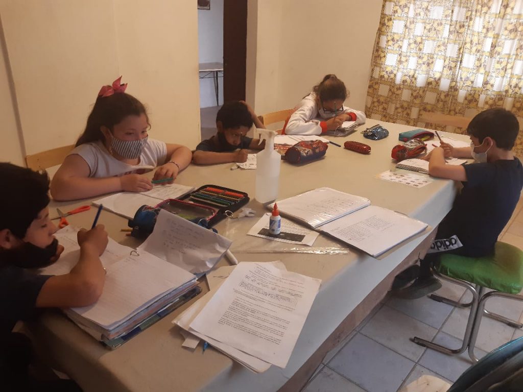 Más de 150 niños y adolescentes asistentes a las clases de Apoyo Escolar de los Núcleos Barriales.