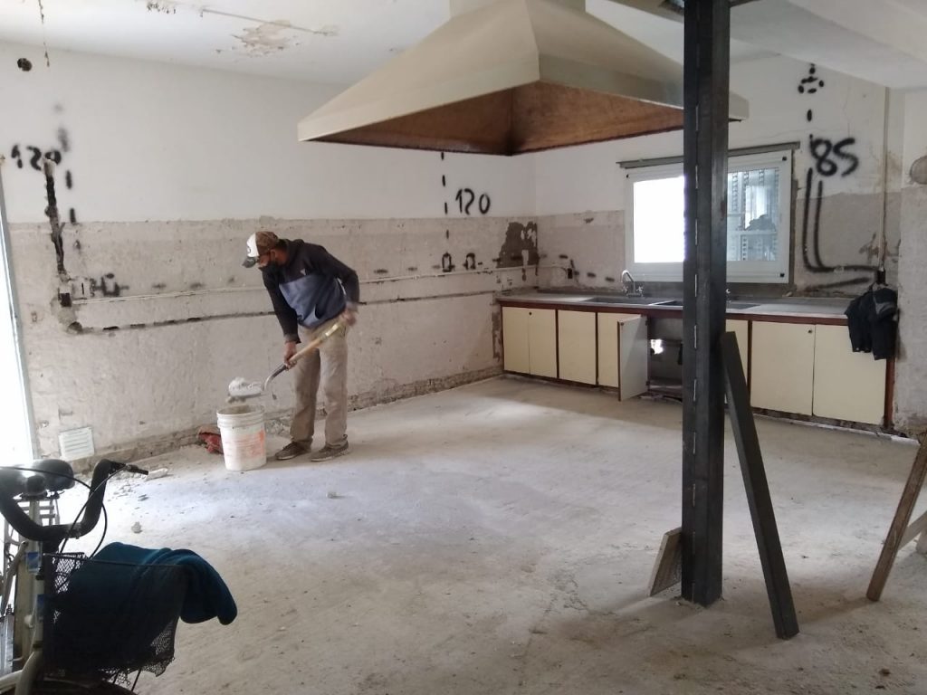 Continúan las reparaciones y remodelaciones en la Escuela Dalmacio Vélez Sarsfield