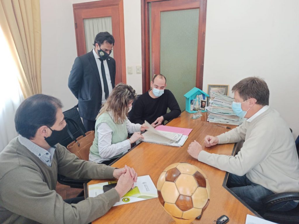 Se firmó el convenio para construir la vivienda N°28 del PRO.COO.MU.VI