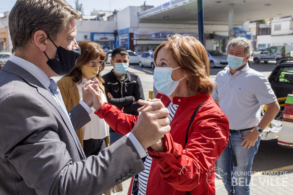 Desde la Provincia se entregaron ayudas económicas y se firmó el convenio para Viviendas Semillas