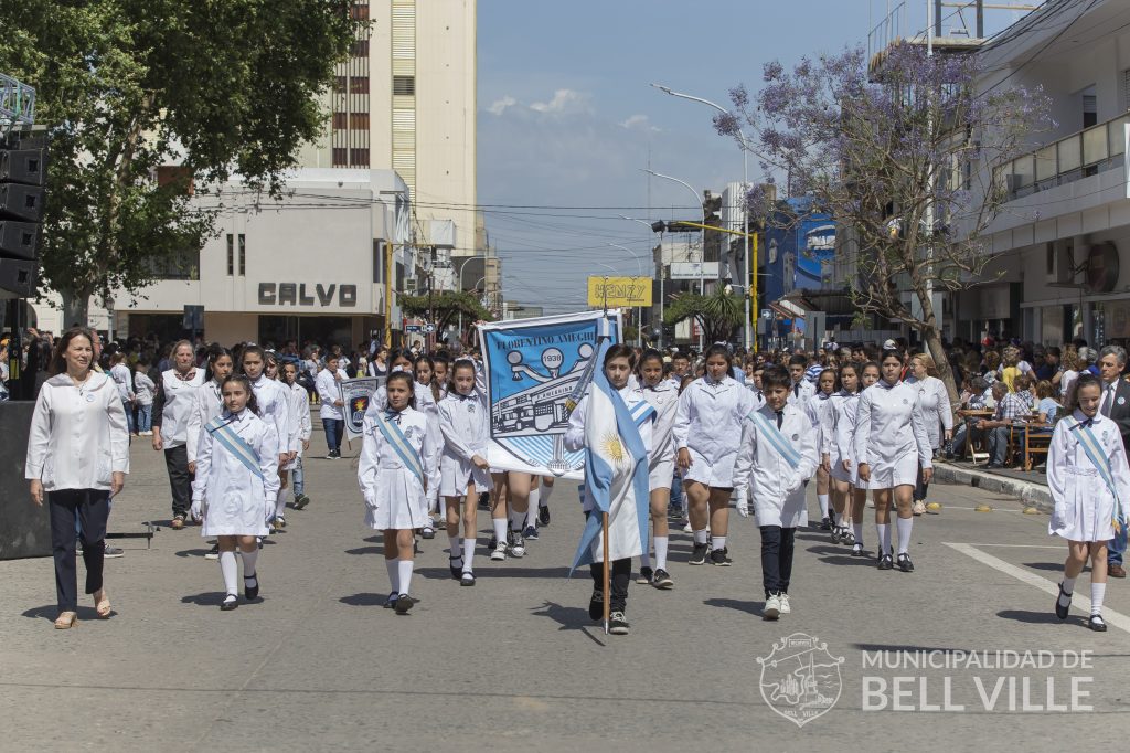 Convocatoria a instituciones que deseen participar del desfile aniversario de Bell Ville