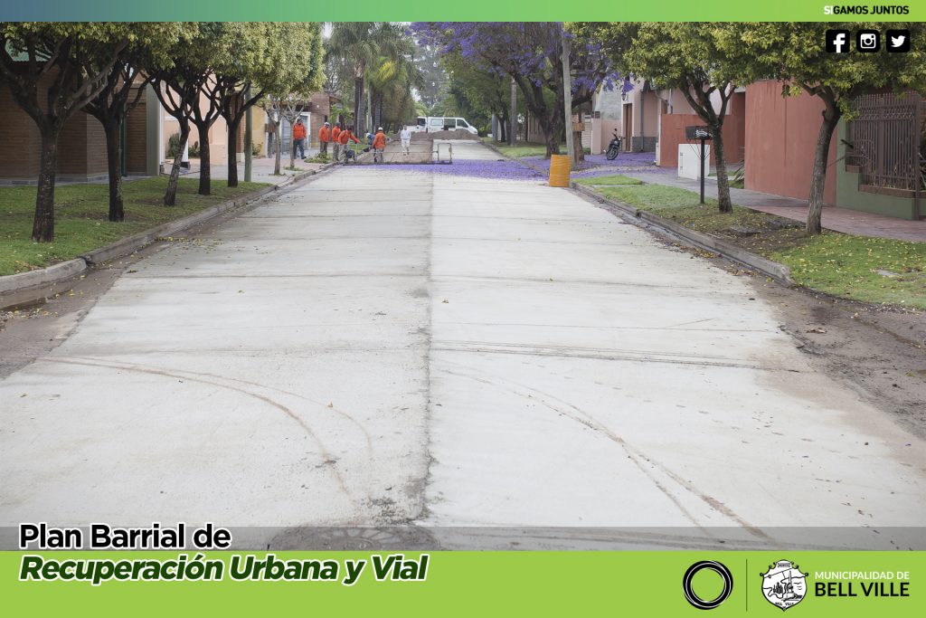 Está a punto de concluir el hormigonado de una cuadra de calle Int. Guillermo Roldán