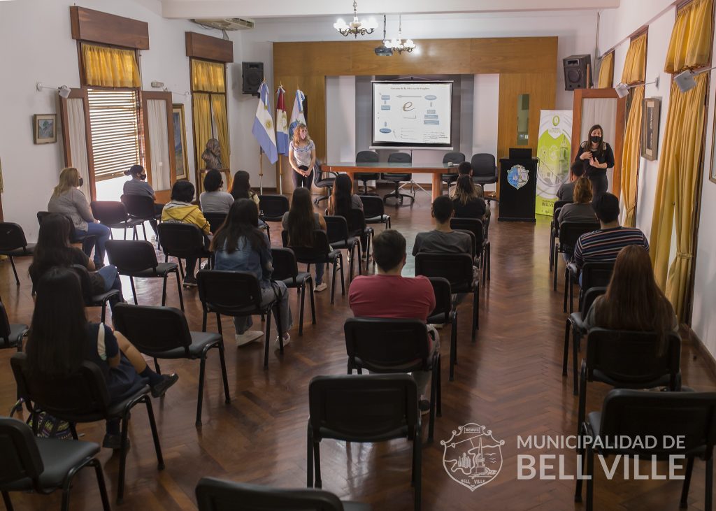 Se inició el curso de introducción al trabajo para 30 jóvenes