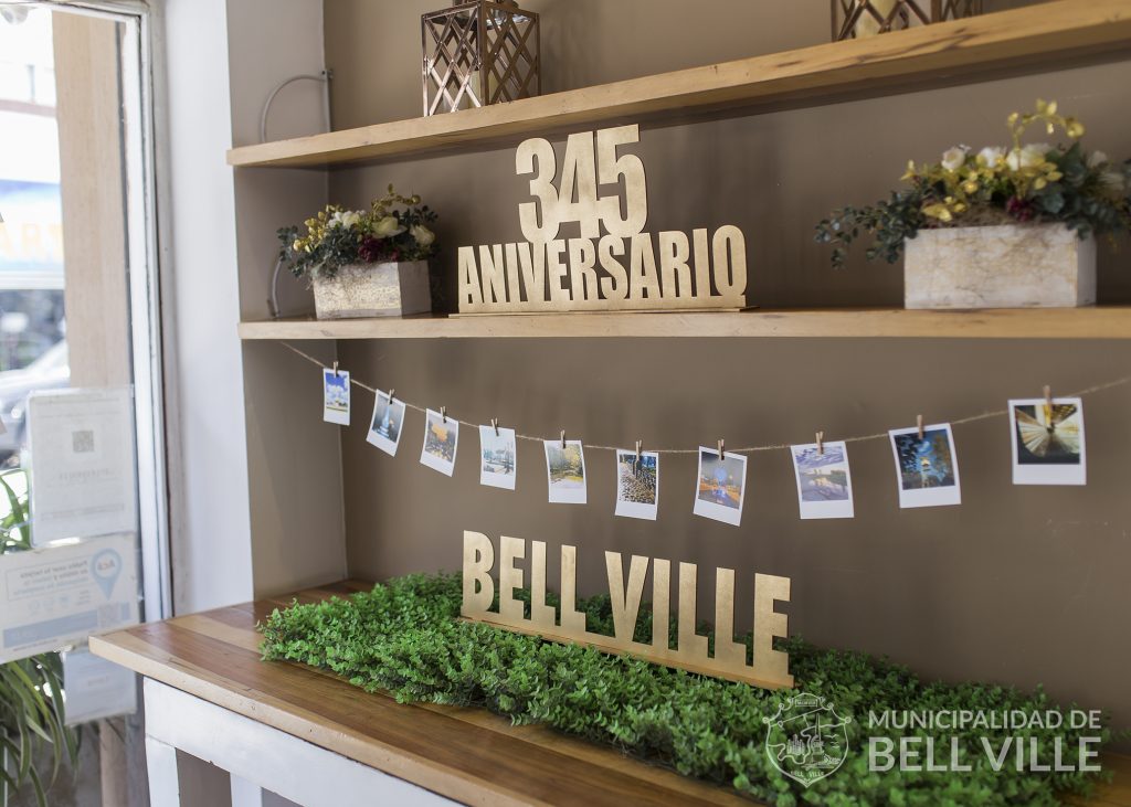 Ejemplar gesto de un comercio local adhiriendo al aniversario de Bell Ville